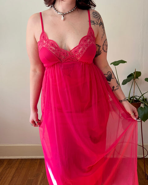 60s hot pink nightgown (M)