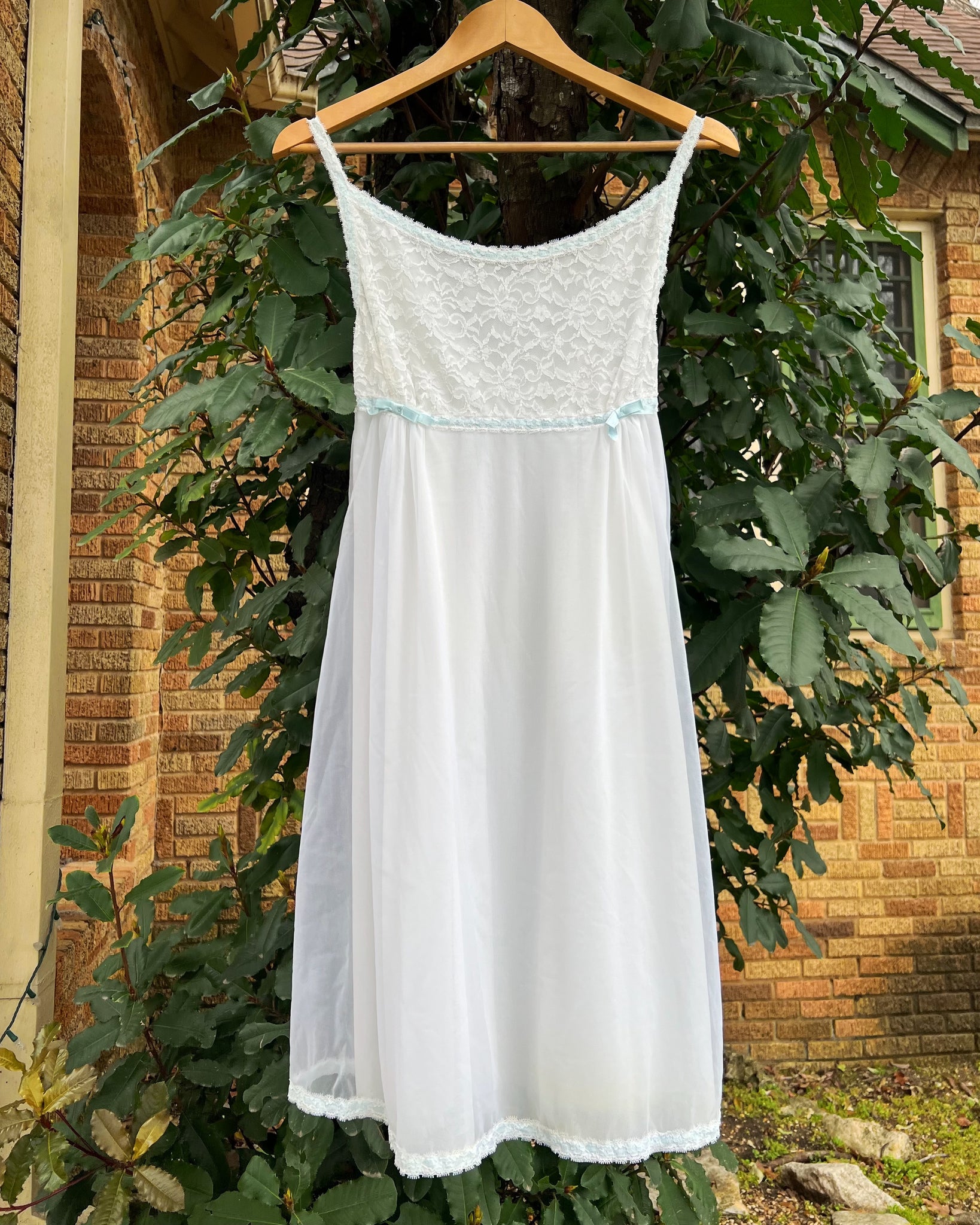 50s blue ribbon lace nightie (S/M)