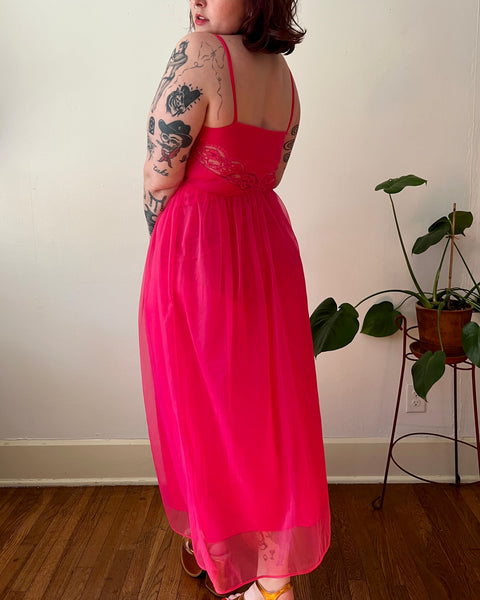 60s hot pink nightgown (M)