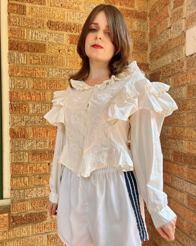 90s cotton puff sleeve embroidered ruffle top (S/M)