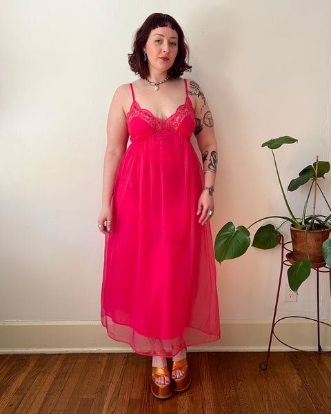 60s hot pink nightgown (M)